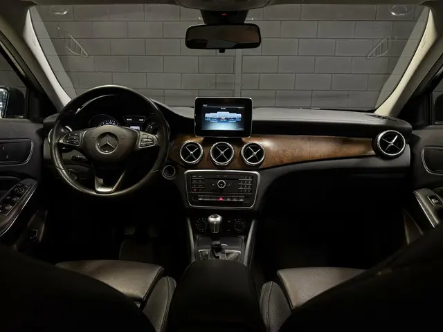 Mercedes-Benz GLA 180 d Prestige 2015 Diesel 21