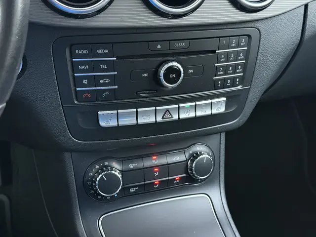Mercedes-Benz B-Klasse 180 Style 2018 Benzine 30