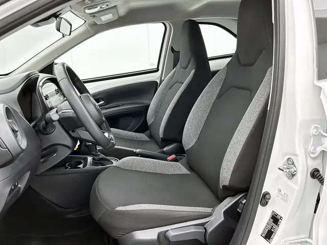 Toyota Aygo X 1.0 VVT-i S-CVT Play 2023 Benzine 18