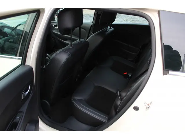 Renault Clio Estate 0.9 TCe Intens 2017 Benzine 19