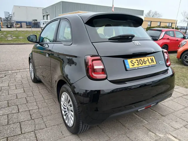 Fiat 500 42 kWh|320 KM bereik! 2023 Elektrisch 4