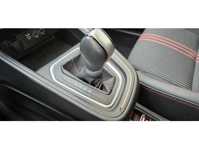 Renault Clio 1.3 TCe R.S. Line 2020 Benzine 31