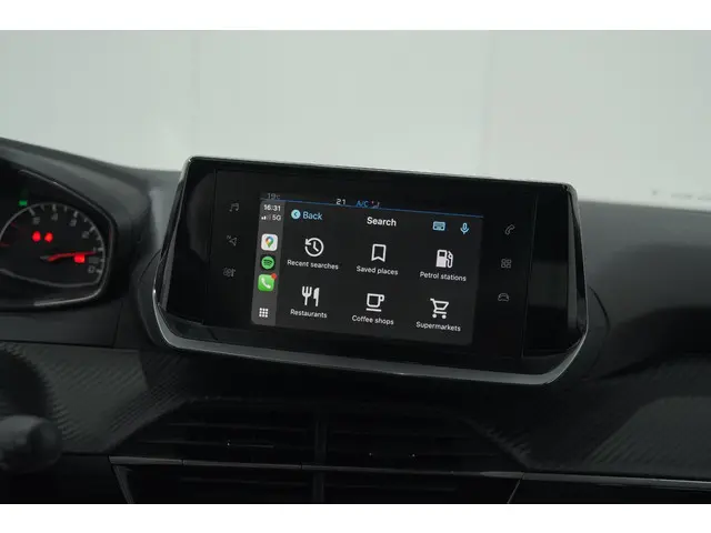 Peugeot 2008 PureTech 130 EAT8 Allure 2023 Benzine 53