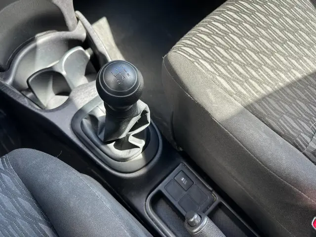 Toyota Yaris 1.0 VVT-i Now Radio | Airco 2013 Benzine 15