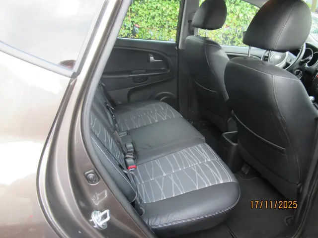 Kia Venga 1.6 CVVT Super Pack 2013 Benzine 8