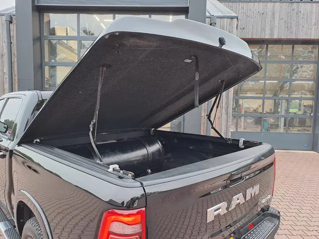 Dodge Ram 1500 5.7 V8 4x4 Crew Cab Laramie 2019 LPG/Gas 33