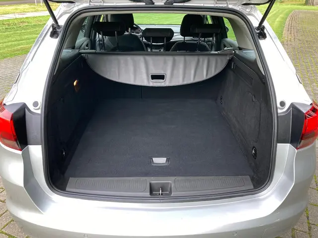 Opel Astra 1.0 TURBO 77KW SPORTS TOURER 2018 Benzine 7