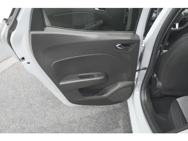 Renault Clio TCe 90 Evolution 2024 Benzine 67