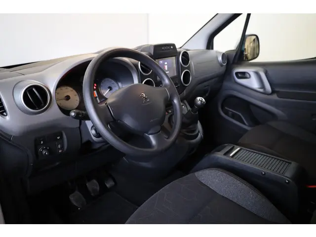 Peugeot Partner Tepee PT 110 Active 2018 Benzine 19