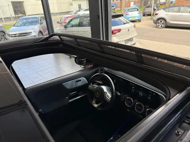 Mercedes-Benz GLA 250 4MATIC AMG Line 2021 Benzine 3