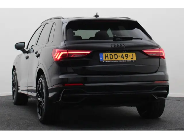 Audi Q3 45 TFSI e S edition 2021 Hybride Benzine 18