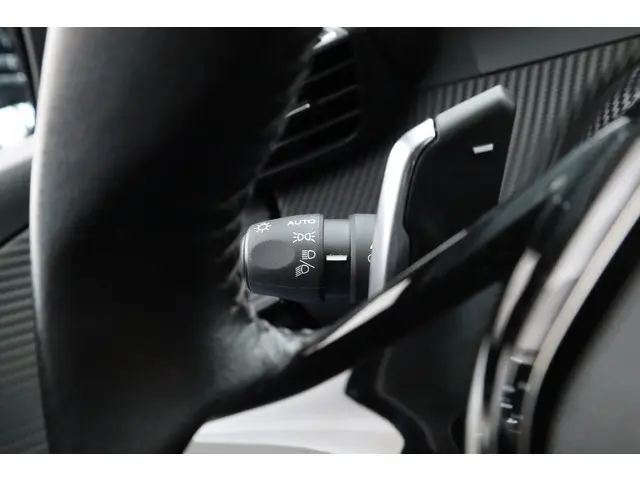 Peugeot 208 1.2 PureTech Active - Automaat 2022 Benzine 9