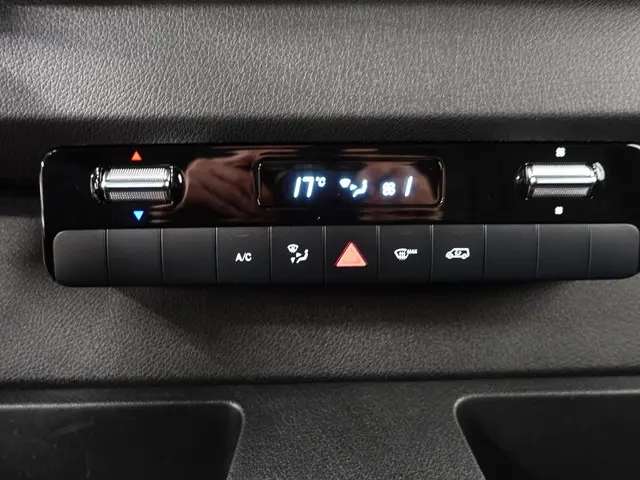 Mercedes-Benz Sprinter L2H2 2022 Diesel 24