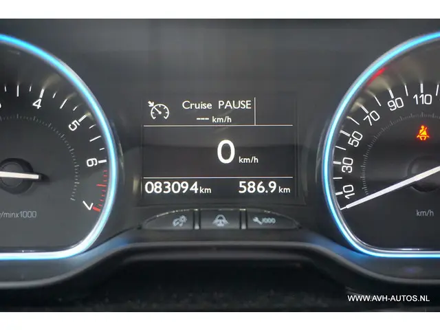 Peugeot 2008 1.2 PureTech Allure 2018 Benzine 13