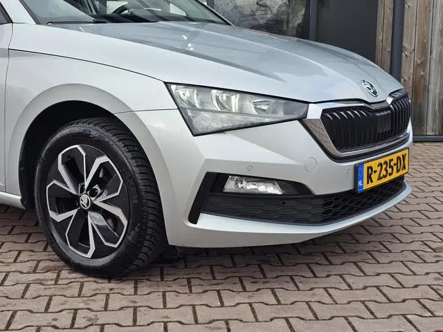 Škoda Scala 1.5 TSI Ambition Business 2021 Benzine 44