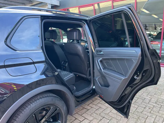 Volkswagen Tiguan 1.5 TSI R-Line Business+ 2023 Benzine 38