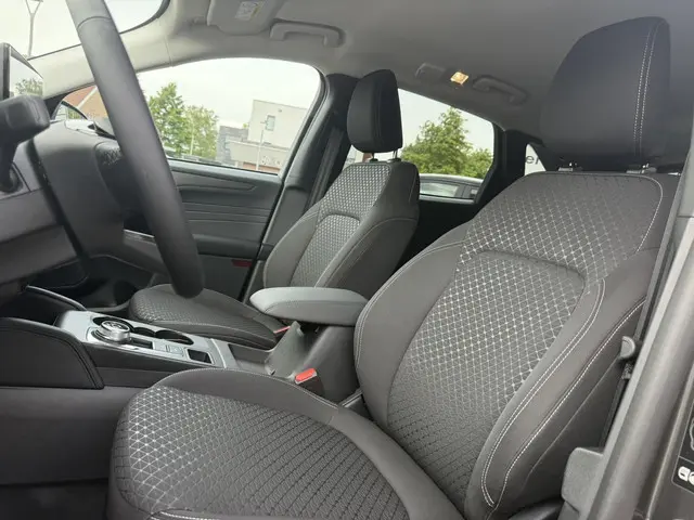 Ford Kuga 2.5 PHEV Titanium 2025 Hybride Benzine 34