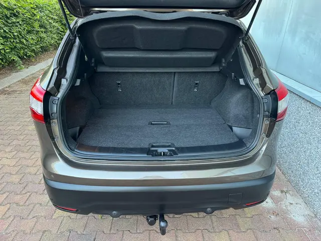 Nissan QASHQAI 1.2 Acenta ( TREKHAAK + AIRCO ) 2014 Benzine 20