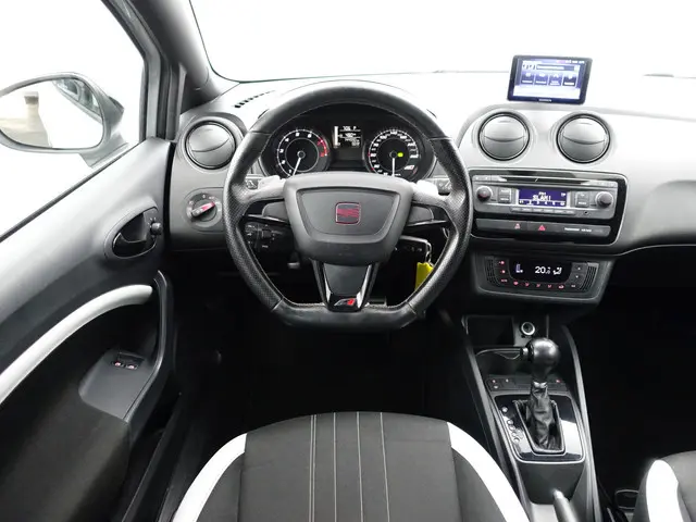 SEAT Ibiza SC 1.4 TSI Cupra 180PK Aut- 2013 Benzine 6