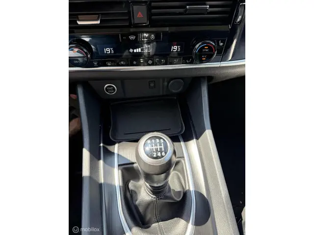 Nissan QASHQAI 1.3 MHEV Business Design 2023 Benzine 18