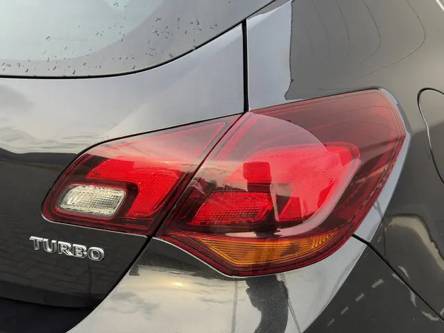 Opel Astra 1.6 Turbo Cosmo 2014 Benzine 18