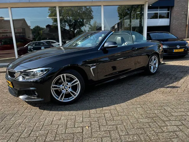 BMW 4 Serie Cabrio 420i Executive M Pakket 2019 Benzine 2