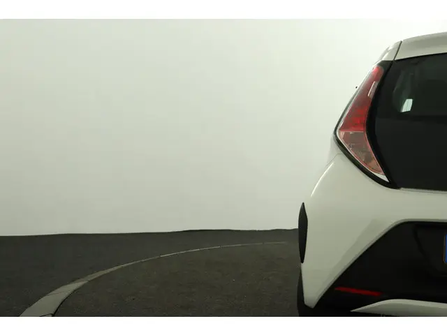 Toyota Aygo 1.0 VVT-i x-play 2014 Benzine 36