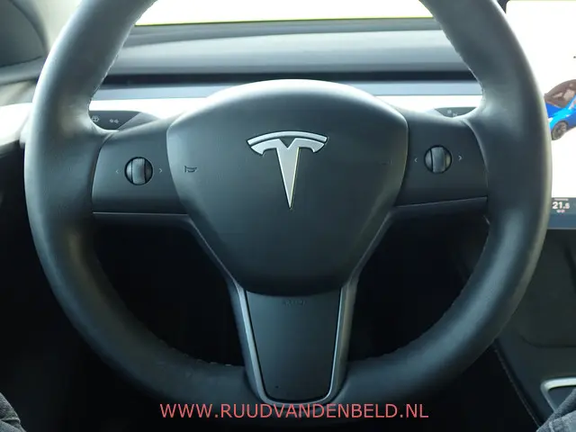 Tesla Model Y Long Range AWD 75kWh 2021 Elektrisch 29
