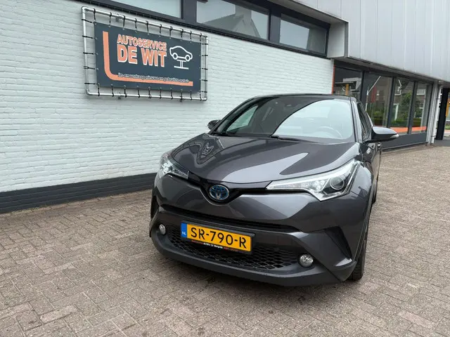 Toyota C-HR 1.8 Hybrid Energy 2018 Hybride Benzine 4