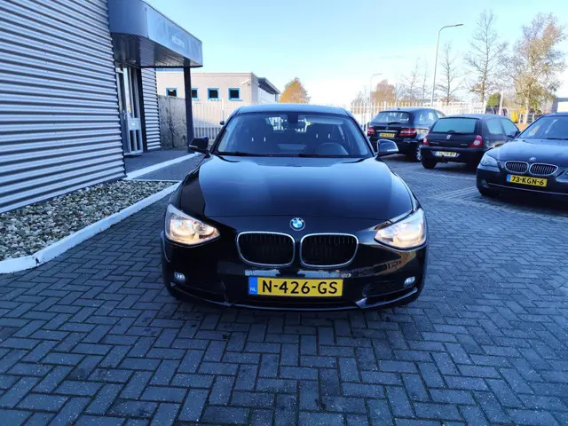 BMW 1 Serie 114i EDE Executive 2014 Benzine 2