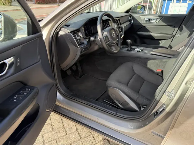 Volvo V60 2.0 D3 150 pk 2019 Diesel 12