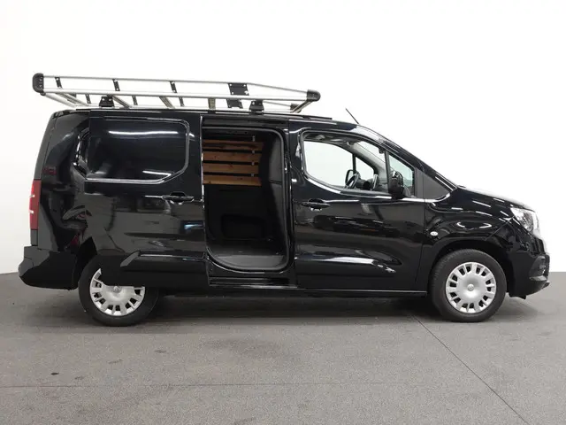 Opel Combo 130pk Automaat L2H1 Edition 2022 Diesel 38