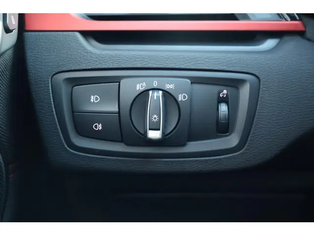 BMW X1 sDrive18i 2019 Benzine 27