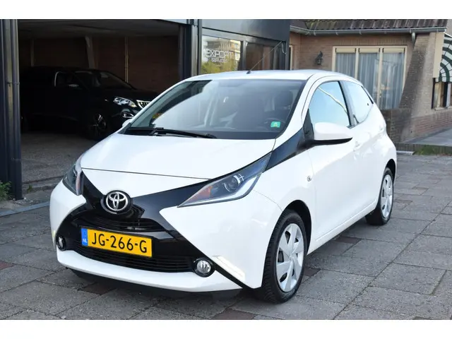 Toyota Aygo 1.0 VVT-i x-play 2016 Benzine 7