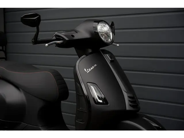 Vespa GTS 300 HPE Nieuw Mod Arrow 2024 2024 Benzine 10
