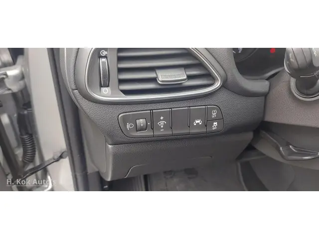 Hyundai i30 Wagon 1.4 T-GDI Premium 2020 Benzine 12