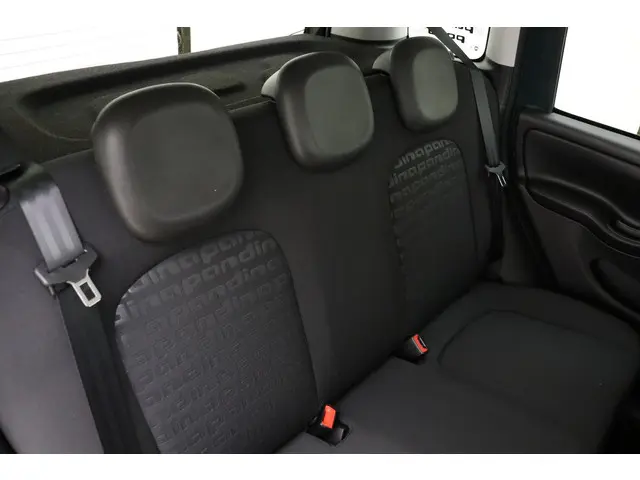 Fiat Panda 1.0 Hybrid Pandina 2025 Benzine 15