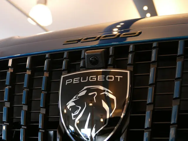 Peugeot 2008 1.2 Hybrid 145 Allure 2025 Benzine 11