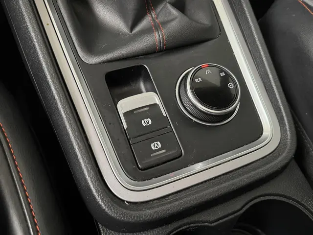 SEAT Ateca 1.5 TSI FR Business Intense 2022 Benzine 32