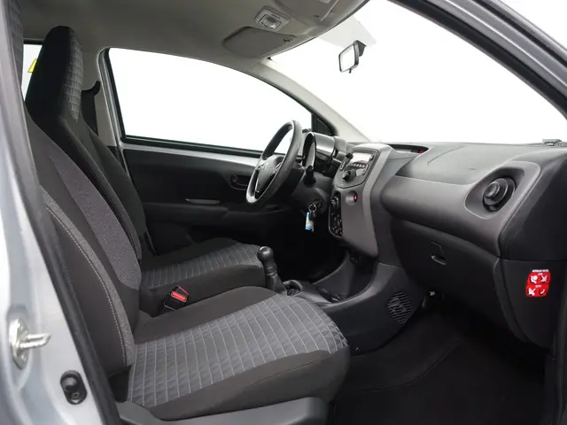 Peugeot 108 1.0 e-VTi Active- 2021 Benzine 17