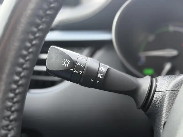 Toyota C-HR 2.0 Hybrid Bi-Tone 2020 Hybride Benzine 28