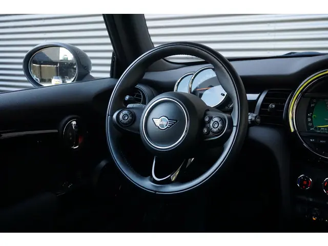 MINI 3-Deurs Cooper C 2019 Benzine 19
