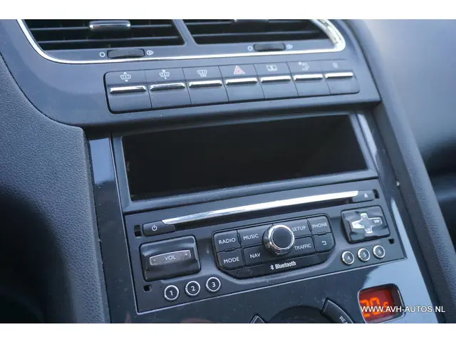 Peugeot 5008 1.6 THP Allure 5 - persoons! 2015 Benzine 16
