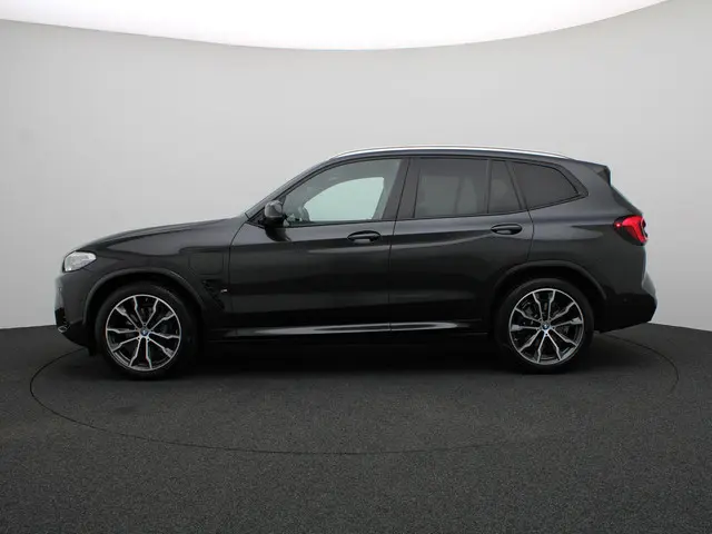BMW X3 xDrive30e 2022 Hybride Benzine 4