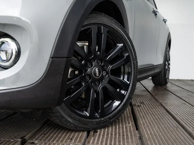 MINI 5-Deurs Cooper Aut. 2020 Benzine 12