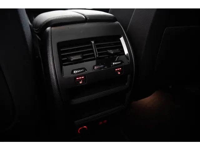 BMW X5 xDrive50e 2024 Hybride Benzine 56