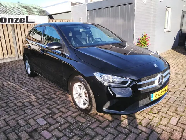 Mercedes-Benz B-Klasse 180 Premium Plus 2019 Benzine