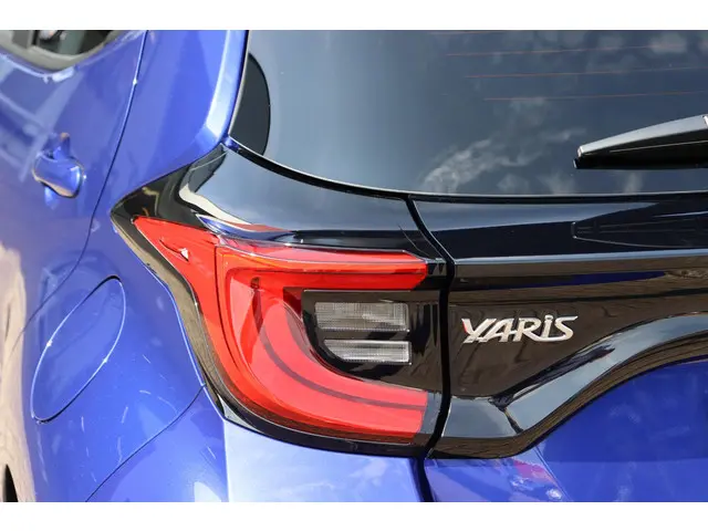 Toyota Yaris 1.5 Hybrid 115 Dynamic, 2025 Hybride Benzine 34