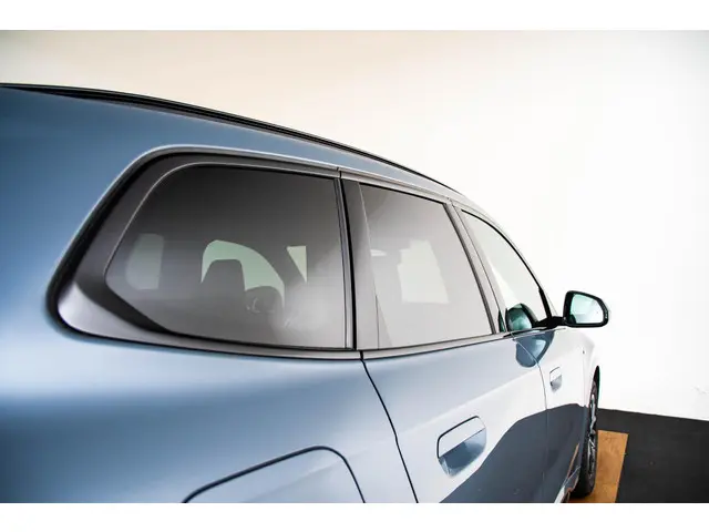 BMW iX1 xDrive30 Launch Edition 67 kWh 2023 Elektrisch 19