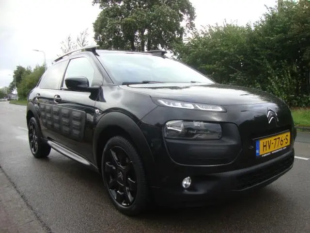 Citroën C4 Cactus 1.2 PureTech Shine ( NAVI ) 2016 Benzine 2